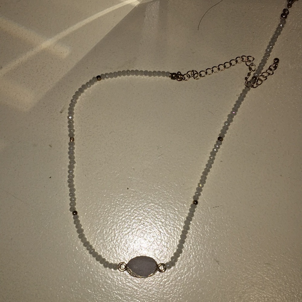 Beautiful white choker with a gorgeous design